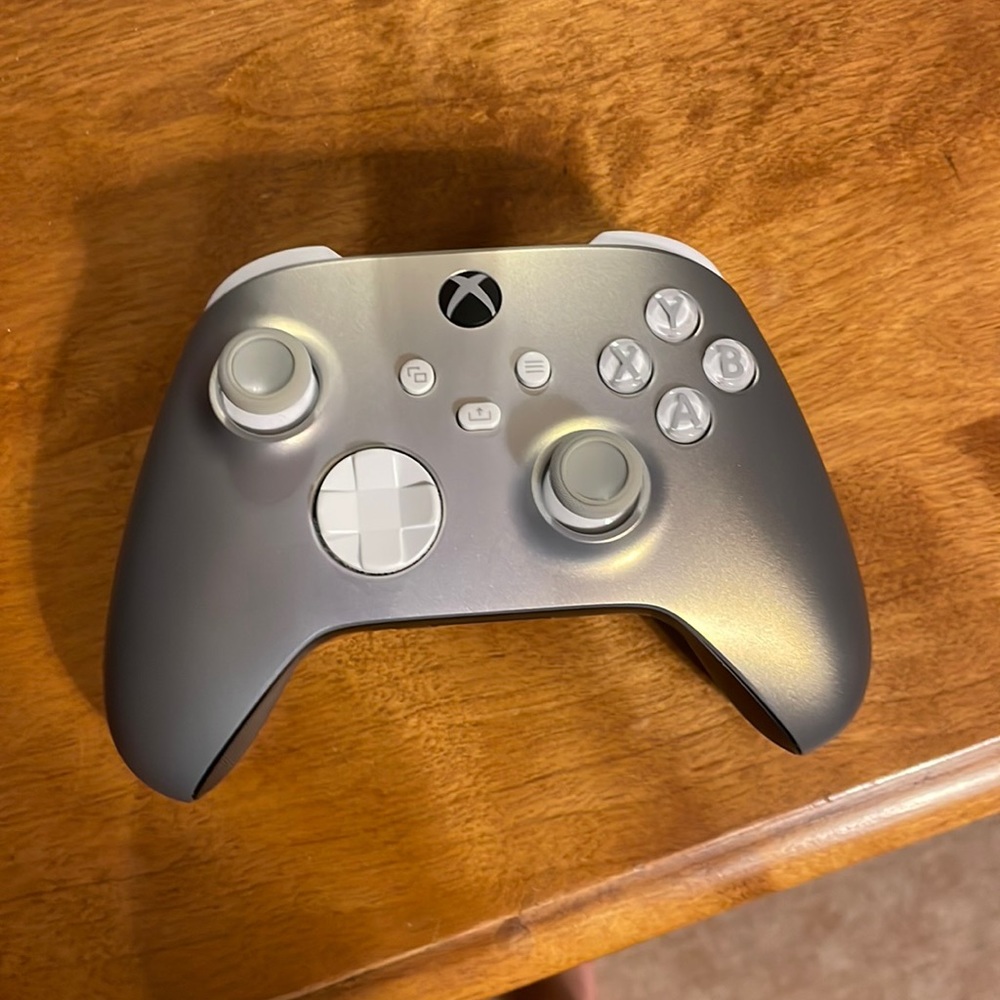 Xbox wireless controller Lunar Shift SE